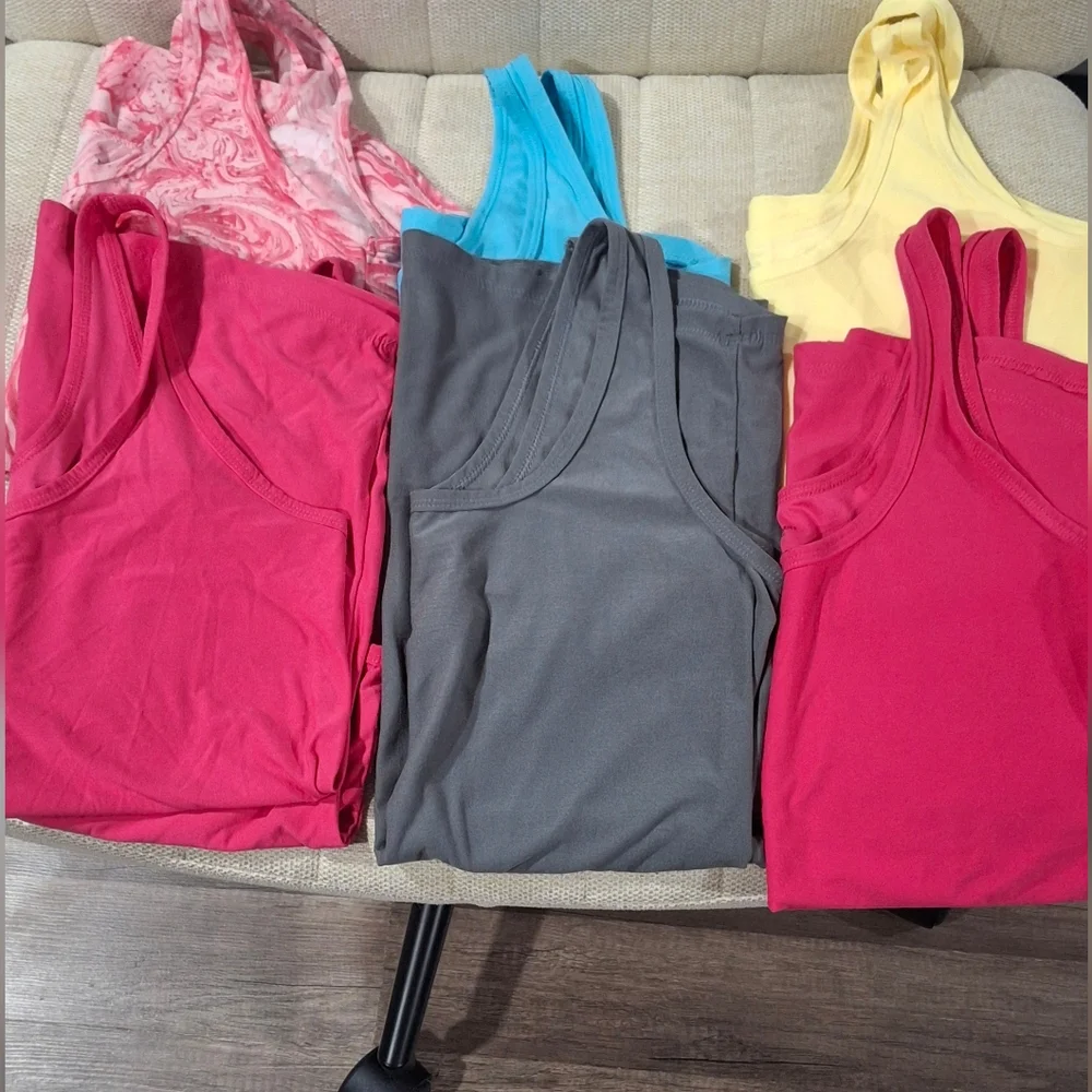 6 Pc Womens No Boundaries Multiple Colors Tank Top Smoke Free Home - Picture 1 of 10